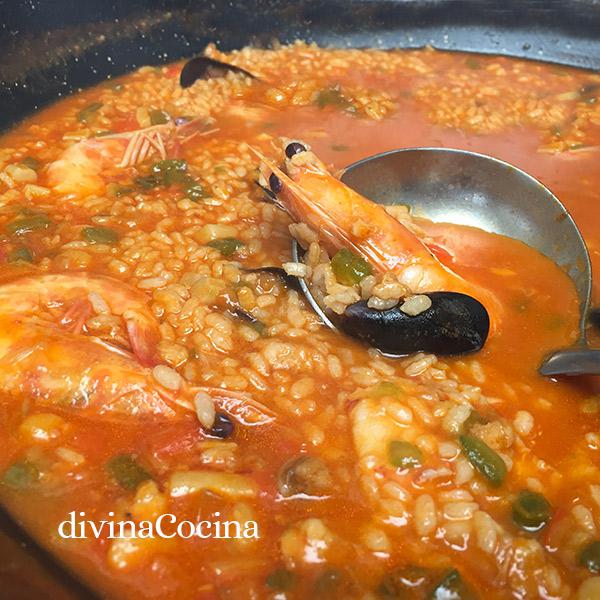 Arroz caldoso con marisco y pescado, rápido y fácil