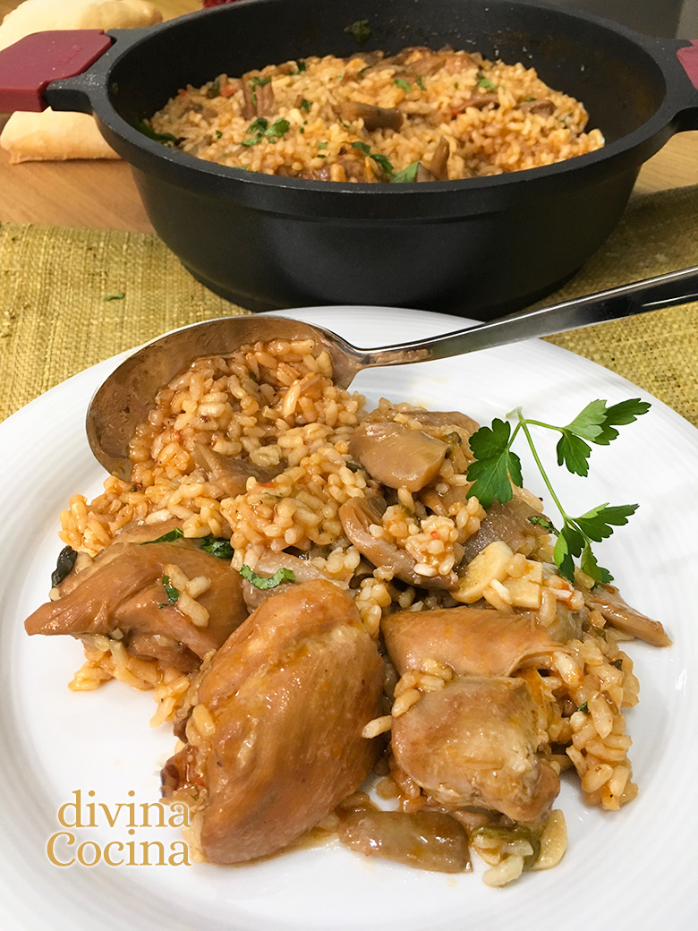 Arroz con pollo y setas o champiñones - Receta de DIVINA COCINA