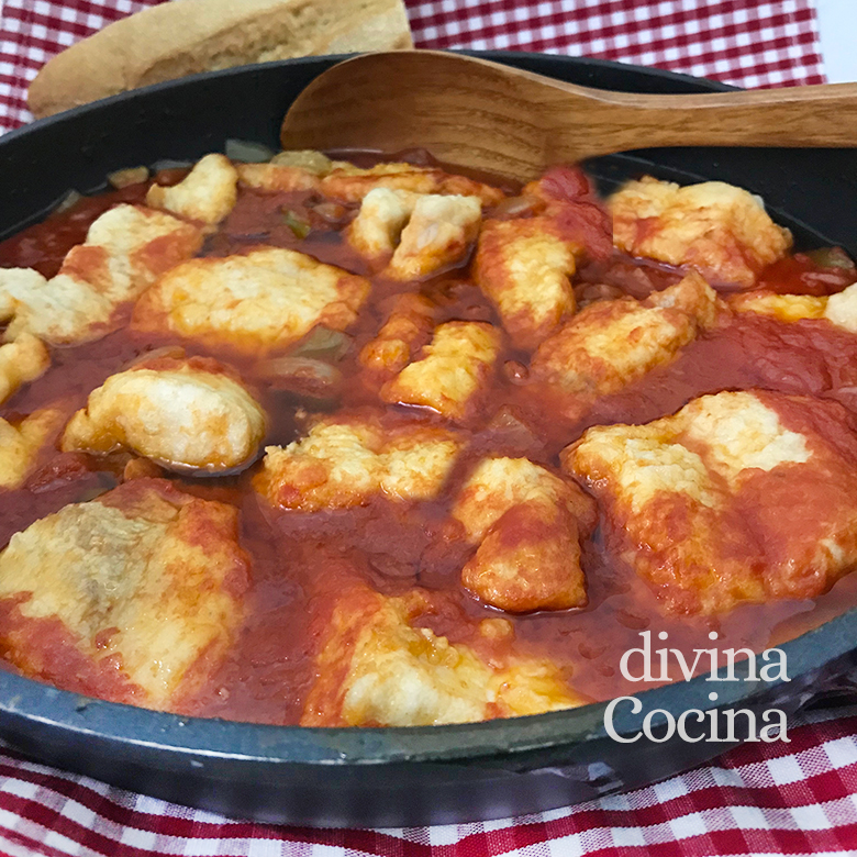 bacalao con tomate en la cazuela