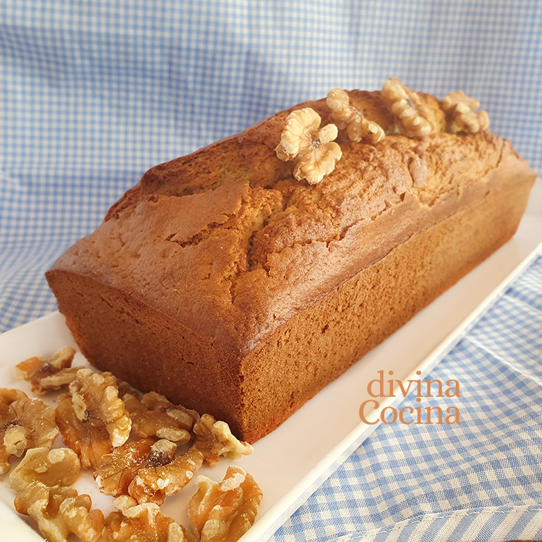 Bizcocho de nueces, nata y canela 