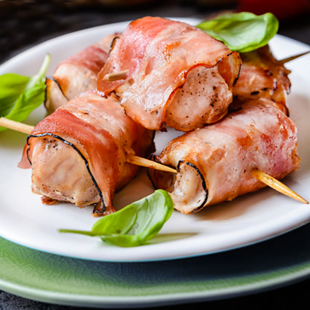 pinchos de atun y panceta