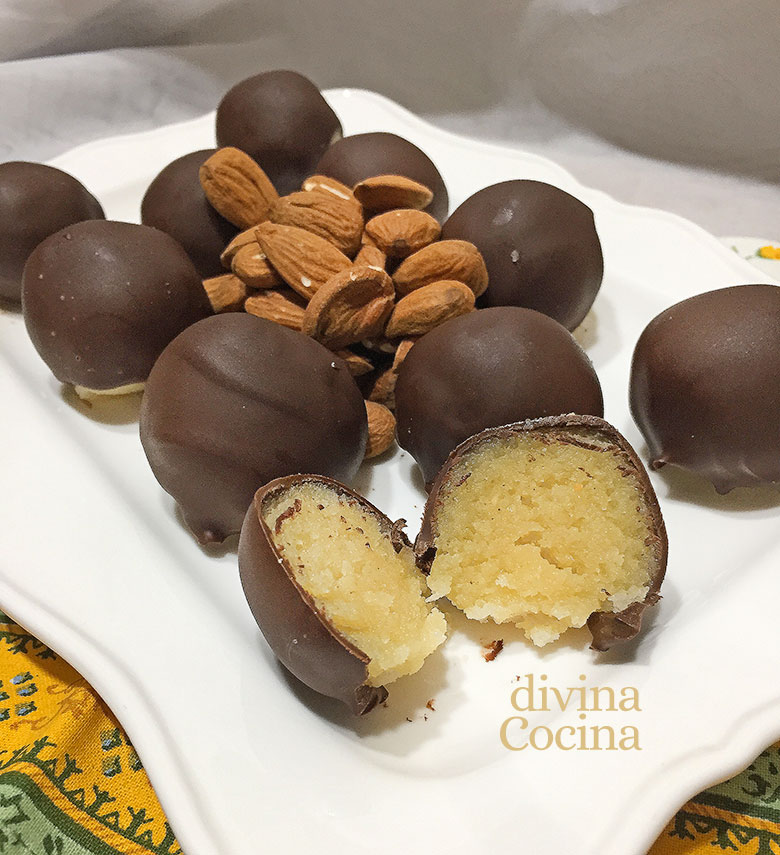 https://www.divinacocina.es/wp-content/uploads/bolitas-mazapan-chocolate-detalle.jpg