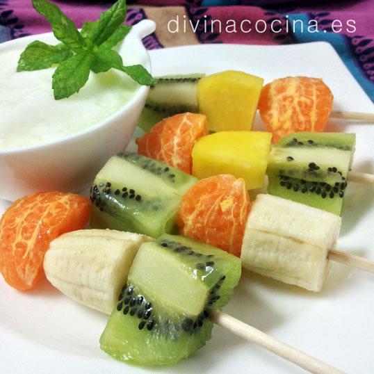 brochetas de frutas