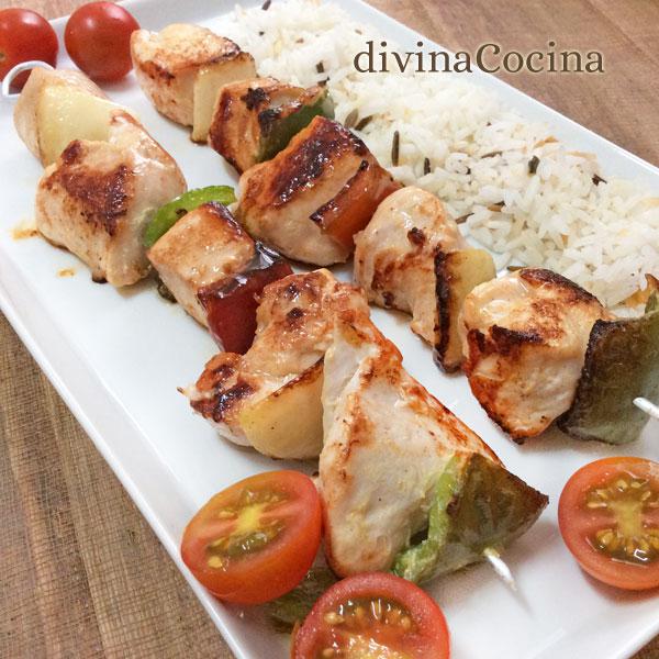 brochetas de pollo