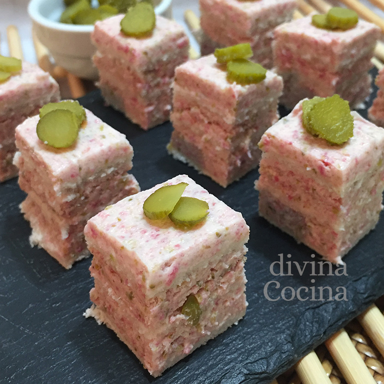 canapes de pan de molde salami