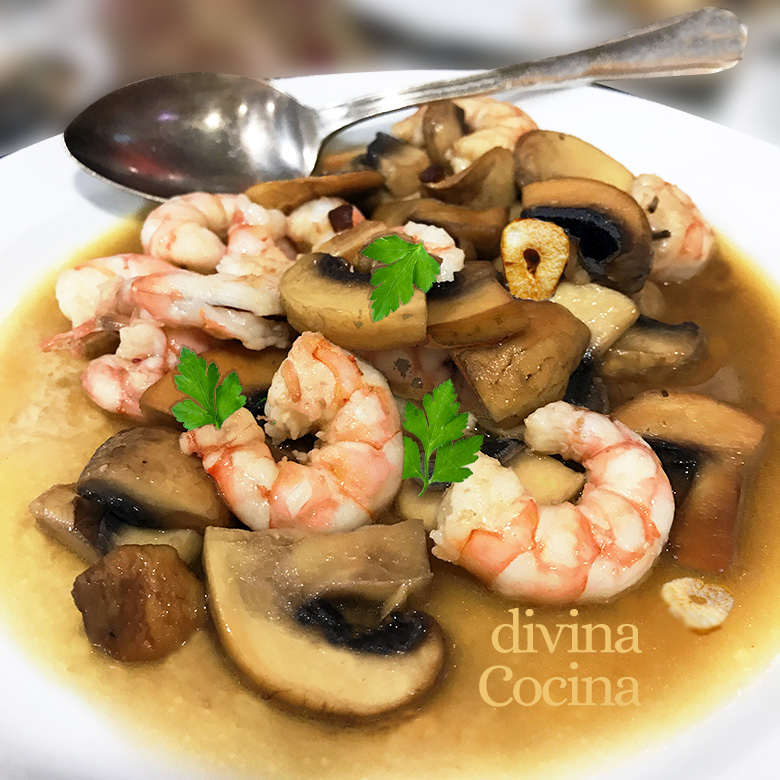 Champiñones en salsa con gambas - Receta de DIVINA COCINA