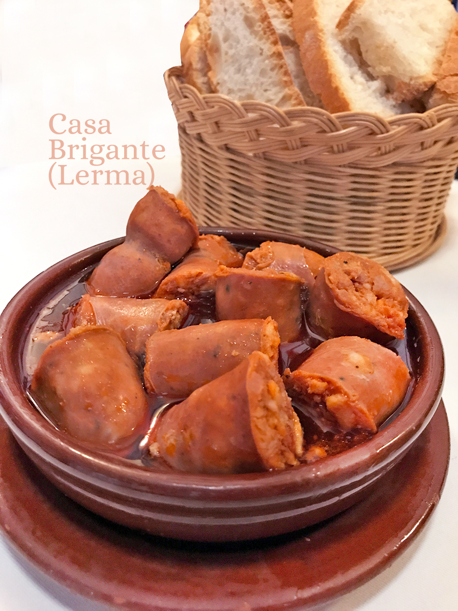 chorizos al vino cazuela