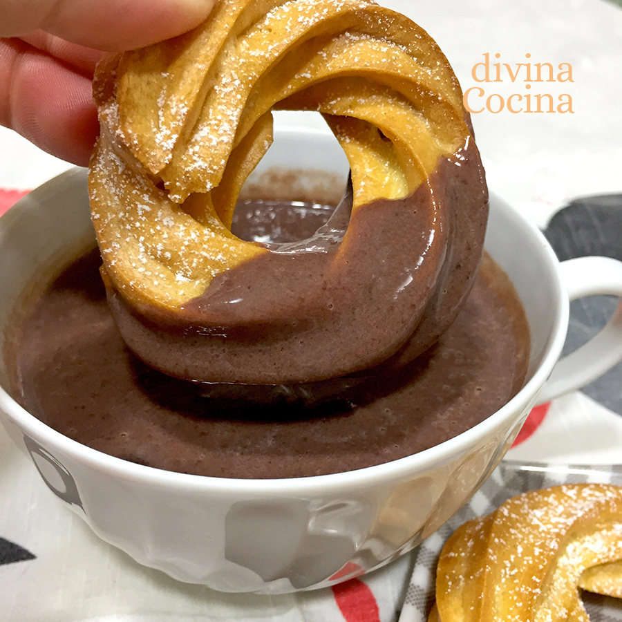 churros al horno detalle con chocolate