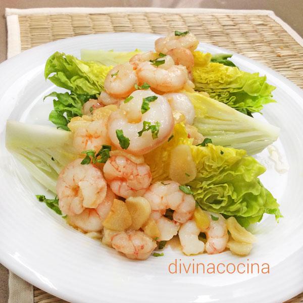 Cogollos con gambas al ajillo