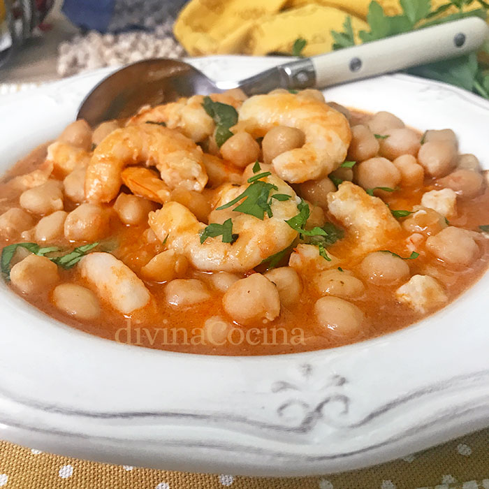 Garbanzos con langostinos 97