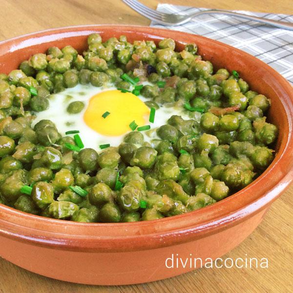 Guisantes estofados con huevo - Receta de DIVINA COCINA