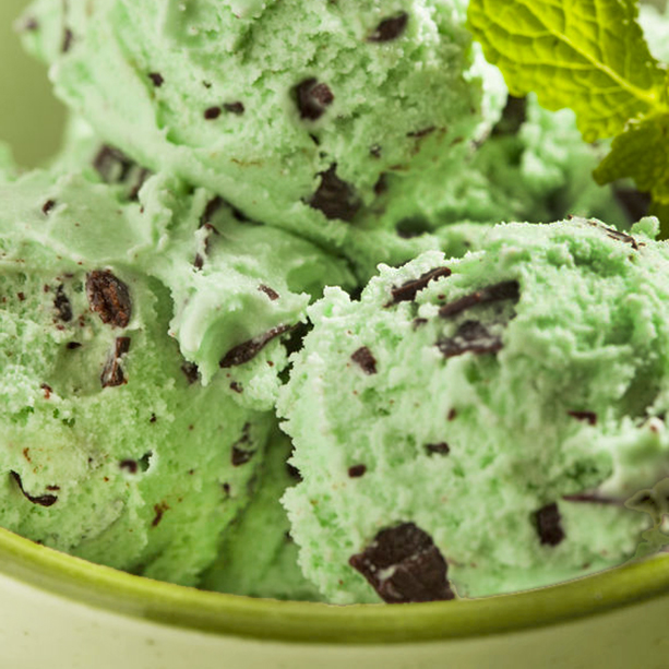 helado de menta y chocolate