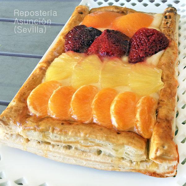 hojaldre de frutas y crema