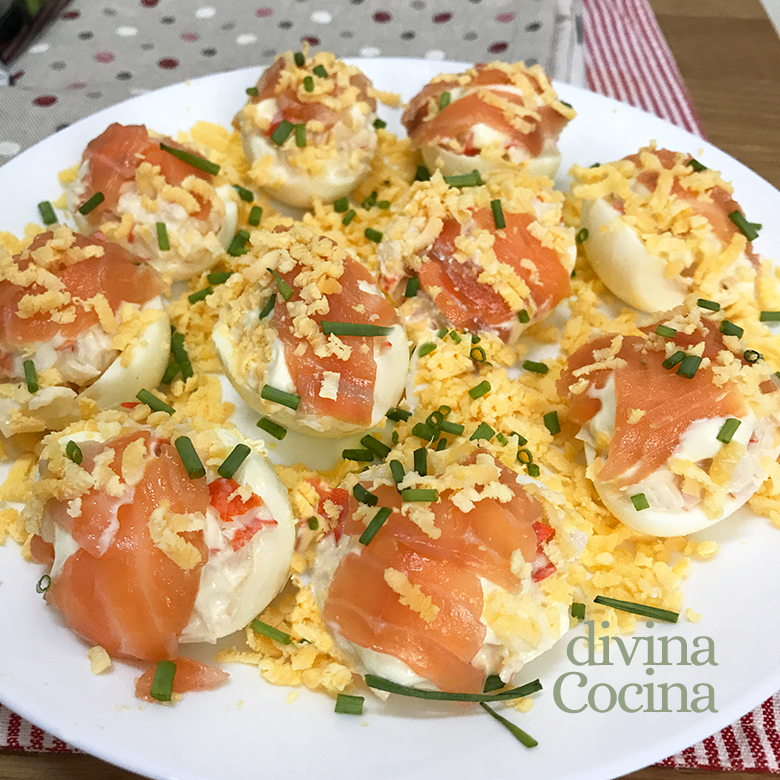 huevos rellenos de salmon ahumado