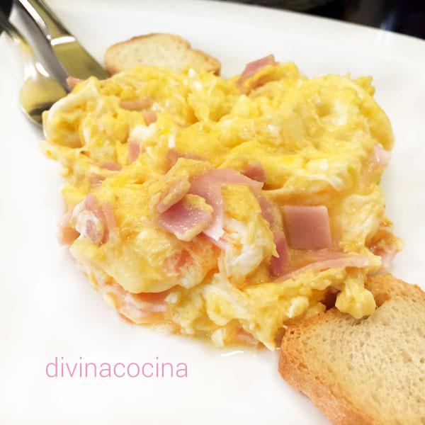 Huevos revueltos para desayunos - Receta de DIVINA COCINA