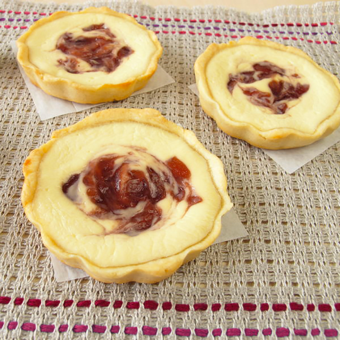 tartaletas de queso y mermelada