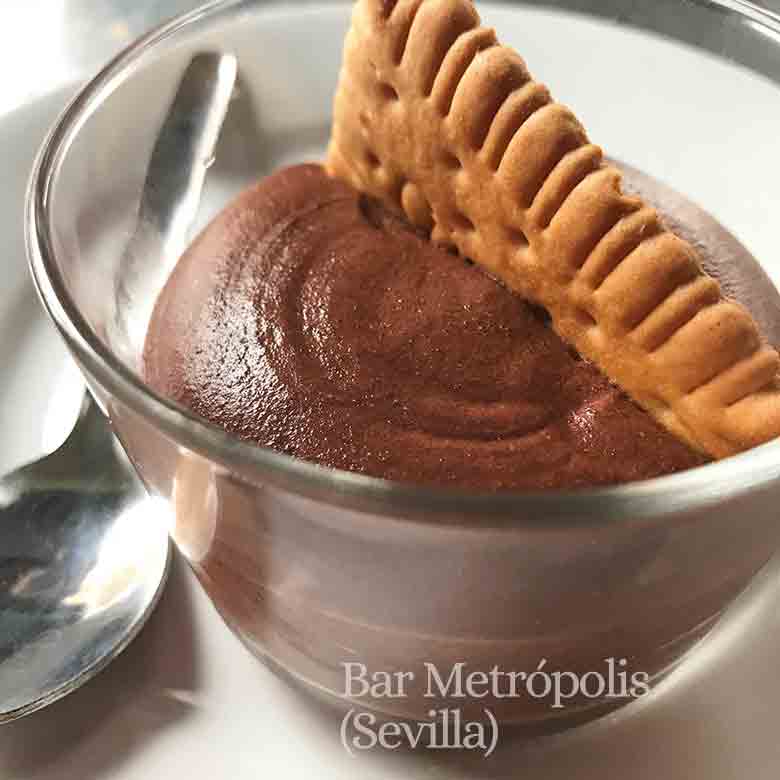 mousse de chocolate en vaso