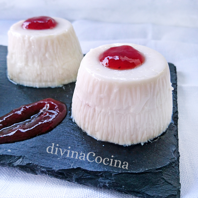 receta de panna cotta de yogur rellena de mermelada