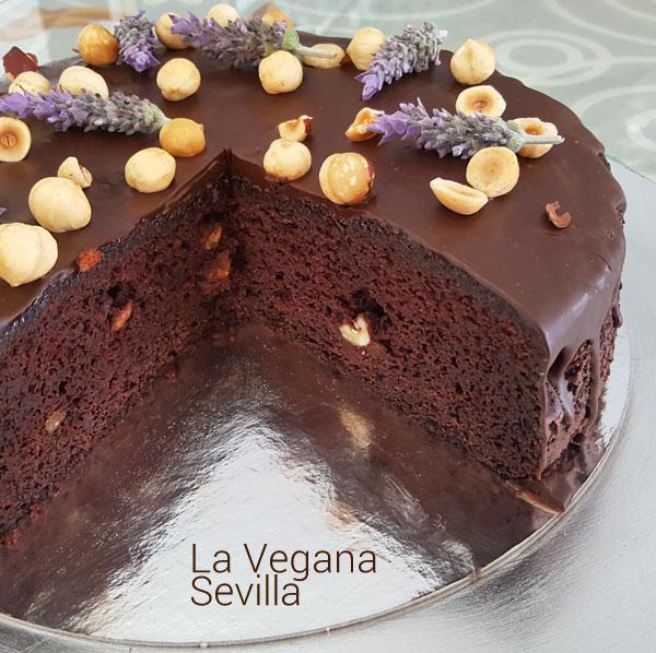 pastel de chocolate y avellanas sin gluten ni lactosa