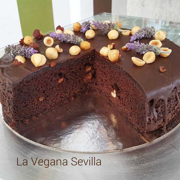 pastel de chocolate y avellanas sin gluten ni lactosa