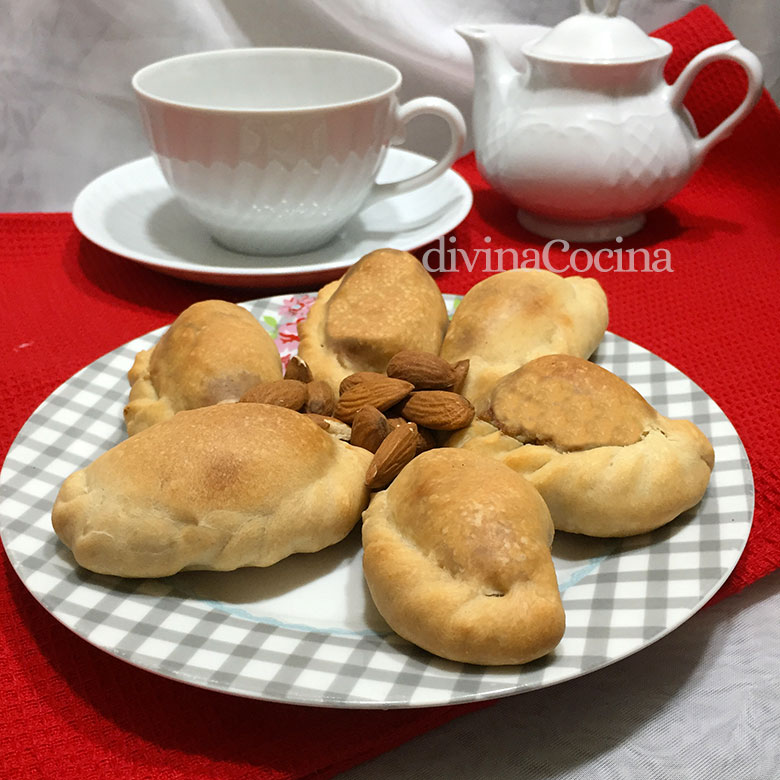 pasteles de almendra y canela