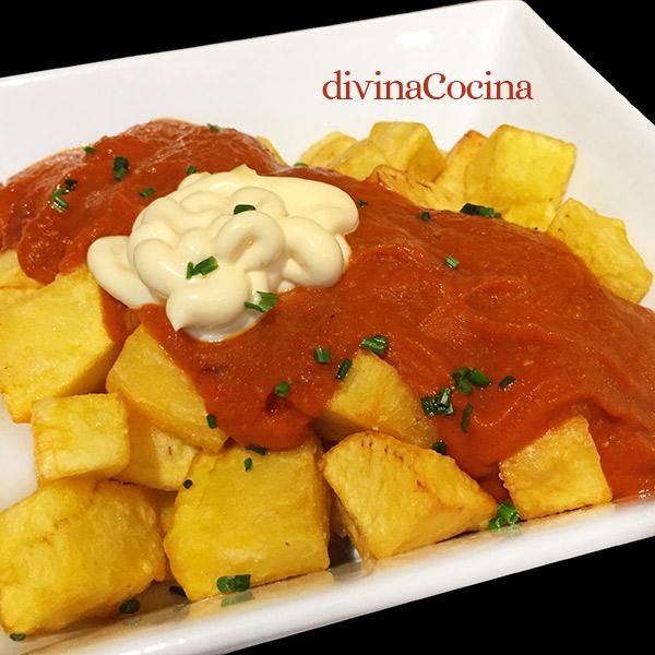 patatas-bravas-dos-salsas