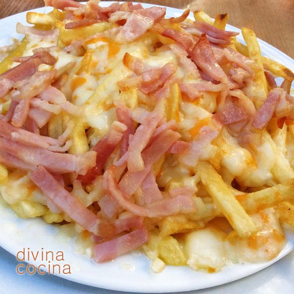 patatas con queso y bacón