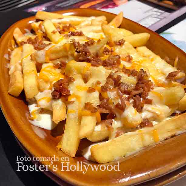 patatas foster con queso y bacón