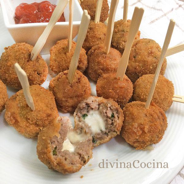 Pinchos de carne y queso