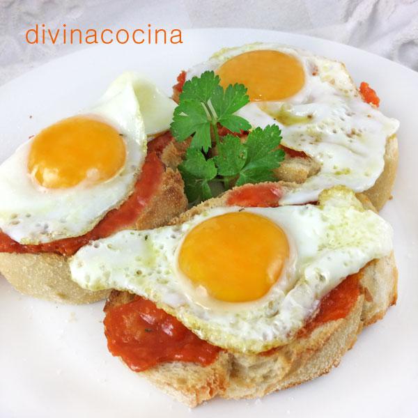 Pinchos huevos de codorniz