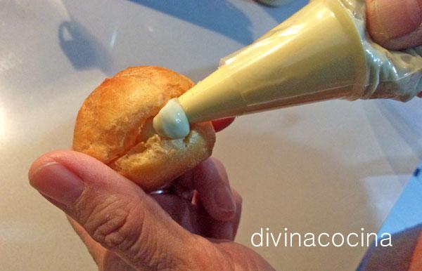 Profiteroles salados con crema de queso