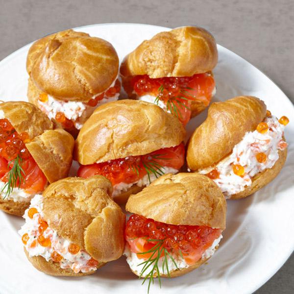 Profiteroles salados con salmon