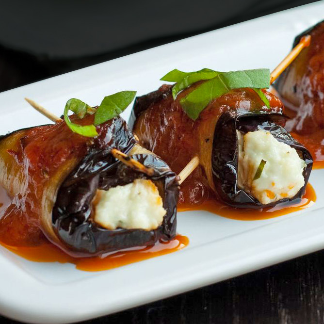 rollitos de berenjena tomate y queso 