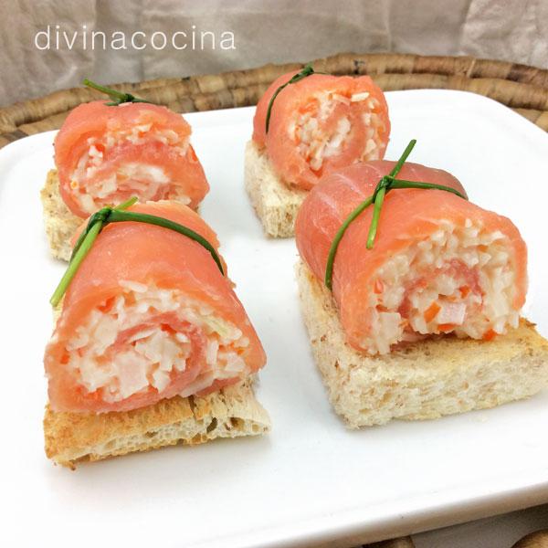 ROLLITOS DE SALMÓN AHUMADO RELLENOS