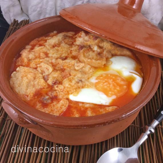 sopa de ajo en colorao