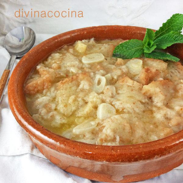 sopa de ajo con hierbabuena