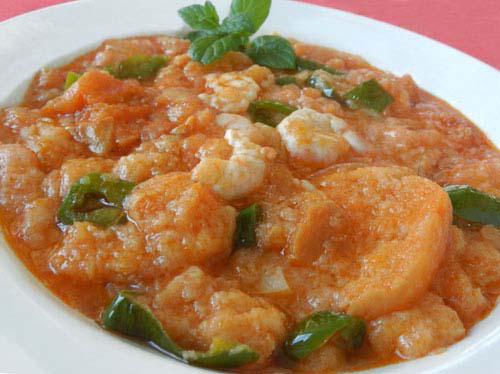 sopa de tomate con gambas