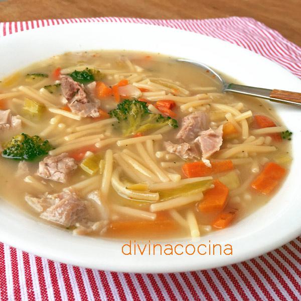 sopa de pollo y verduras 