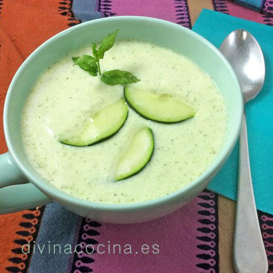 sopa fría de pepino y yogur