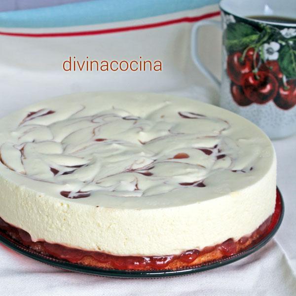 tarta de chocolate blanco y mermelada