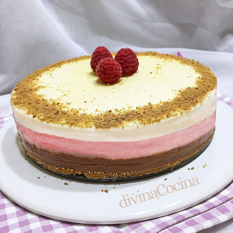 Tarta de chocolate, vainilla y fresa sin horno - DIVINA COCINA