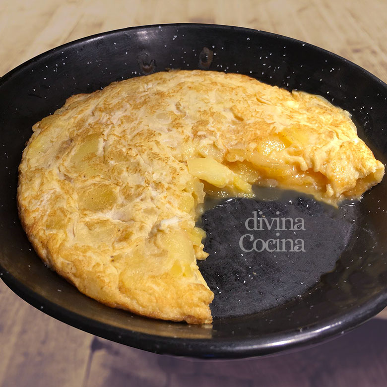 Tortilla de Patatas Clásica, trucos y consejos - Receta de DIVINA