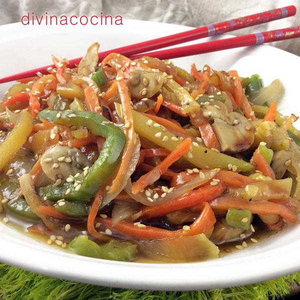 Verduras salteadas al estilo chino - Receta de DIVINA COCINA